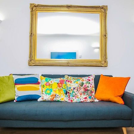 Riverside 2 Bed Apartment London Eksteriør bilde